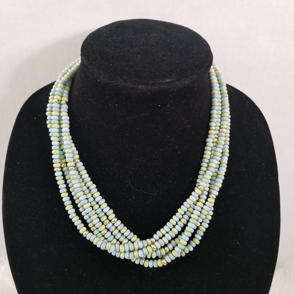 Overlapping Beads Short Necklace